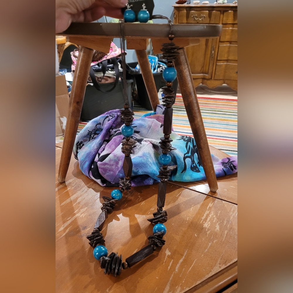 Paparazzi wood necklace and earrings set.